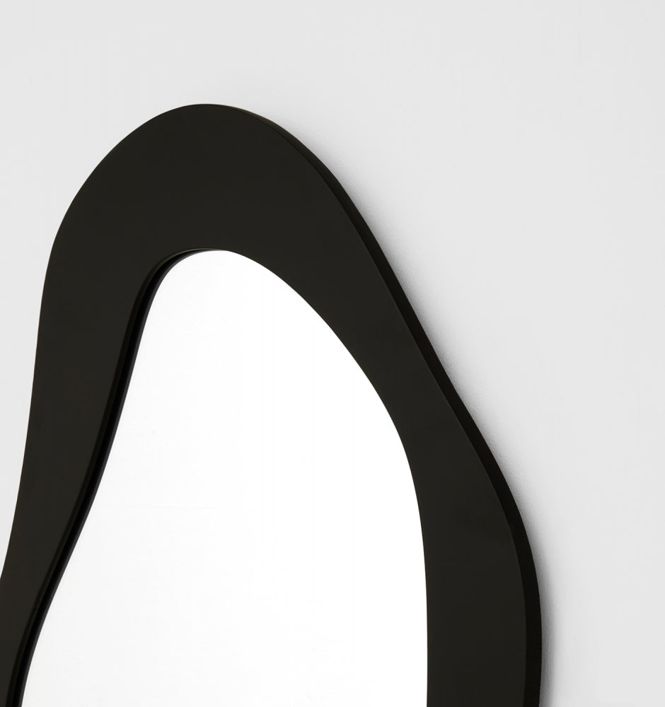 Aura Mirror Black - 65 x 85 cm