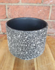 DM elevated speckle pot - Black - 13cmD Folia House